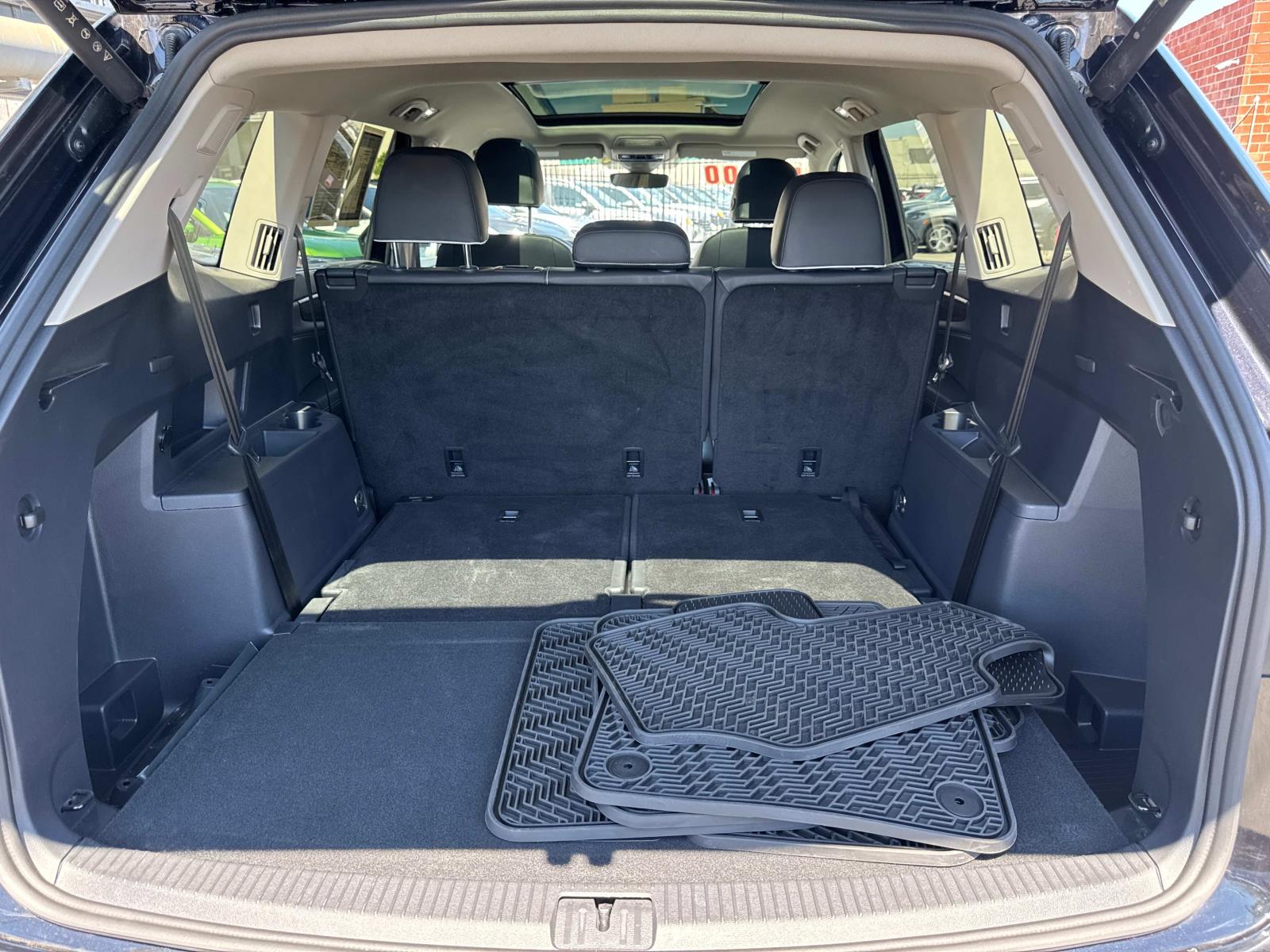 2025 Volkswagen Atlas SEL Premium R-Line - Photo 8