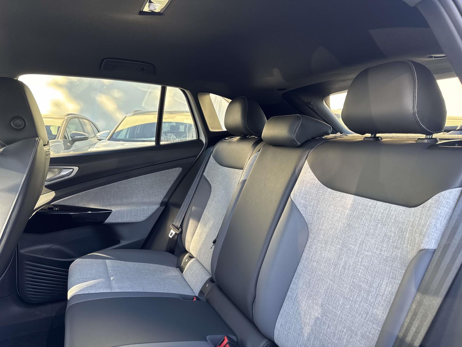 2026 Volkswagen ID.4 PRO - Photo 11