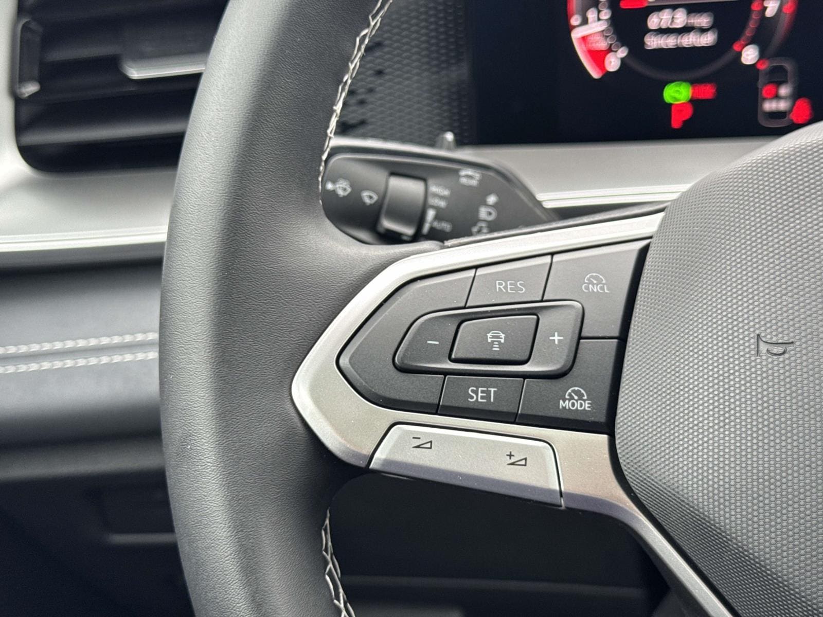 2026 Volkswagen Tiguan SE - Photo 18