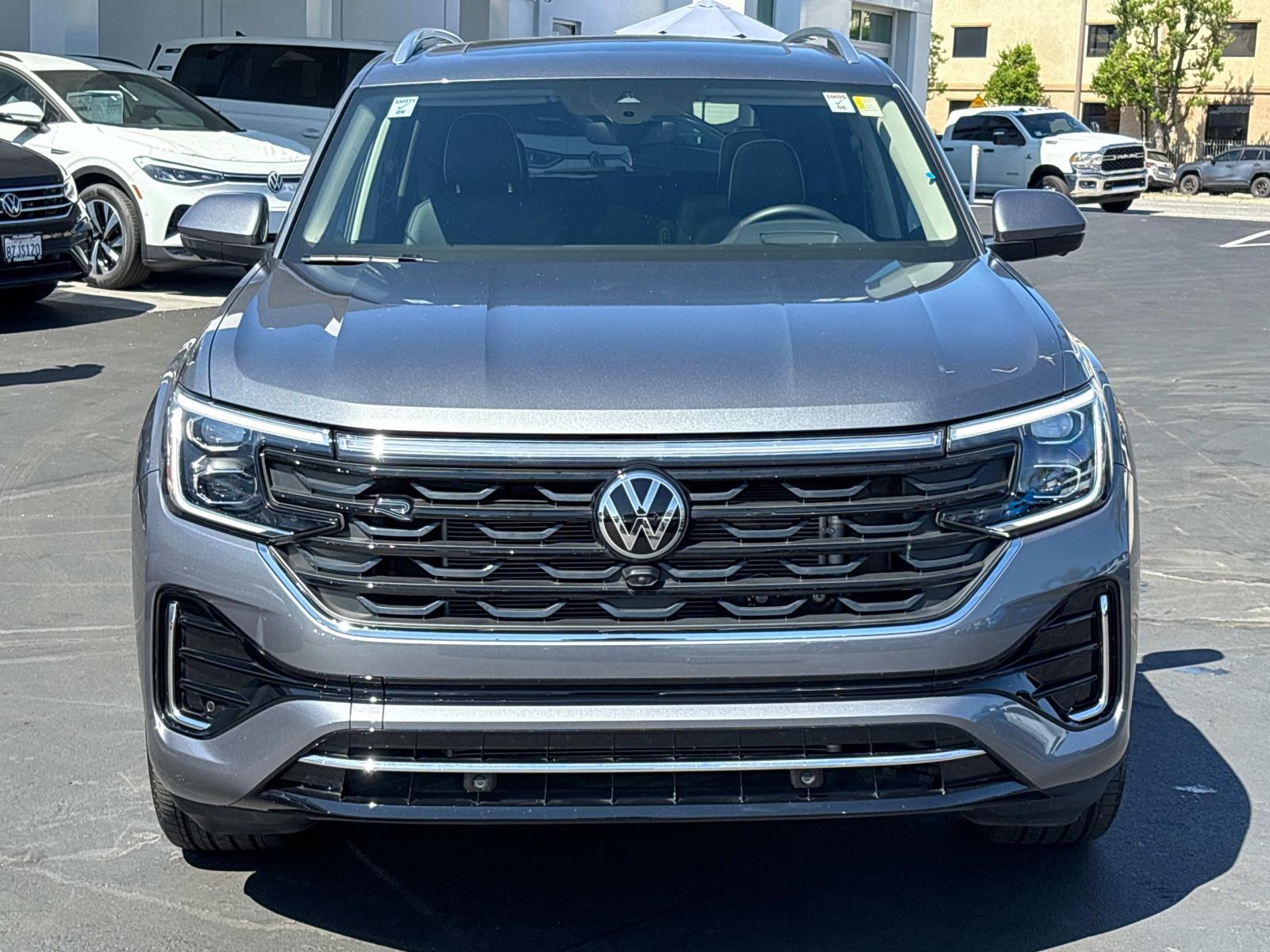 2025 Volkswagen Atlas SEL Premium R-Line photo 2