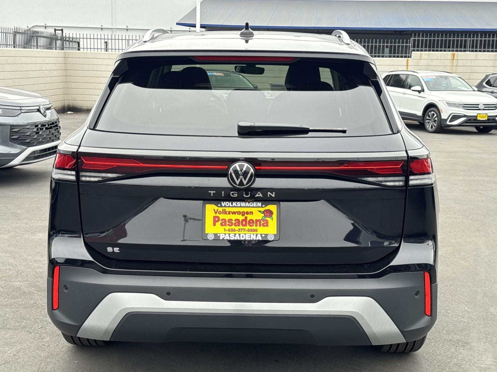 2026 Volkswagen Tiguan SE - Photo 4
