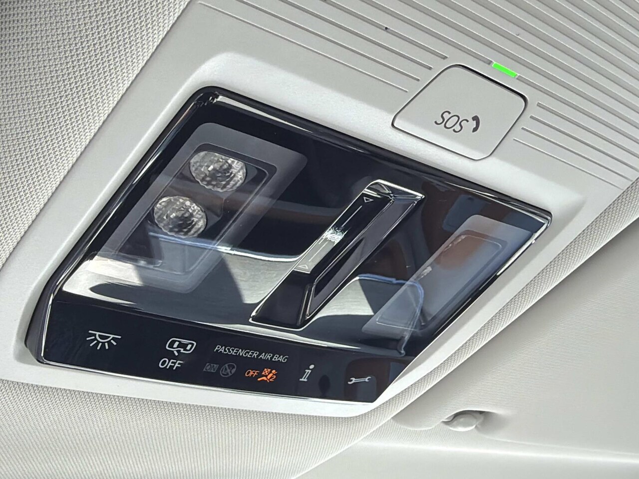 2025 Volkswagen ID. Buzz Pro S Plus — photo 1 of 22