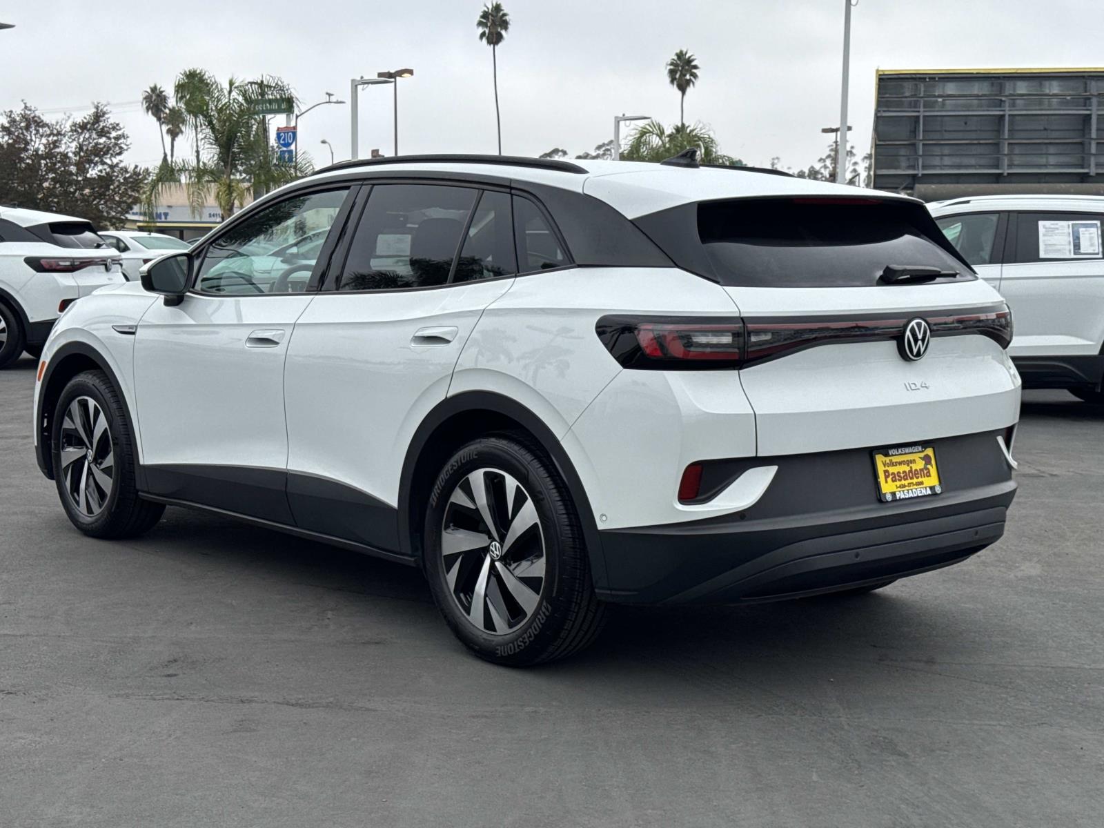 2023 Volkswagen ID.4 Pro photo 4