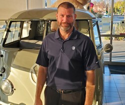Staff member Tom Andrews from ID_e4a3c5ee5dc4