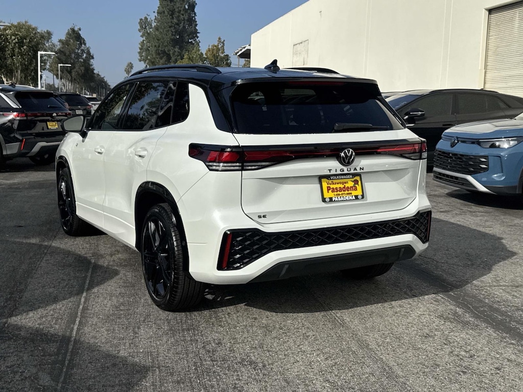 New 2026 Volkswagen Tiguan 2.0T SE R-Line Black Sport Utility