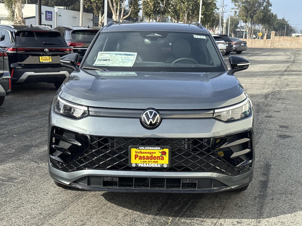 New 2026 Volkswagen Tiguan 2.0T SE R-Line Black Sport Utility