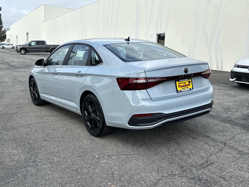 New 2026 Volkswagen Jetta SE Auto Car