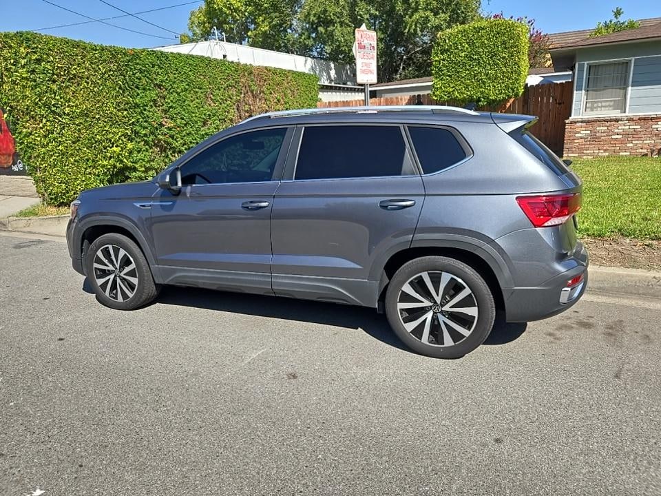 2022 Volkswagen Taos SE's photo