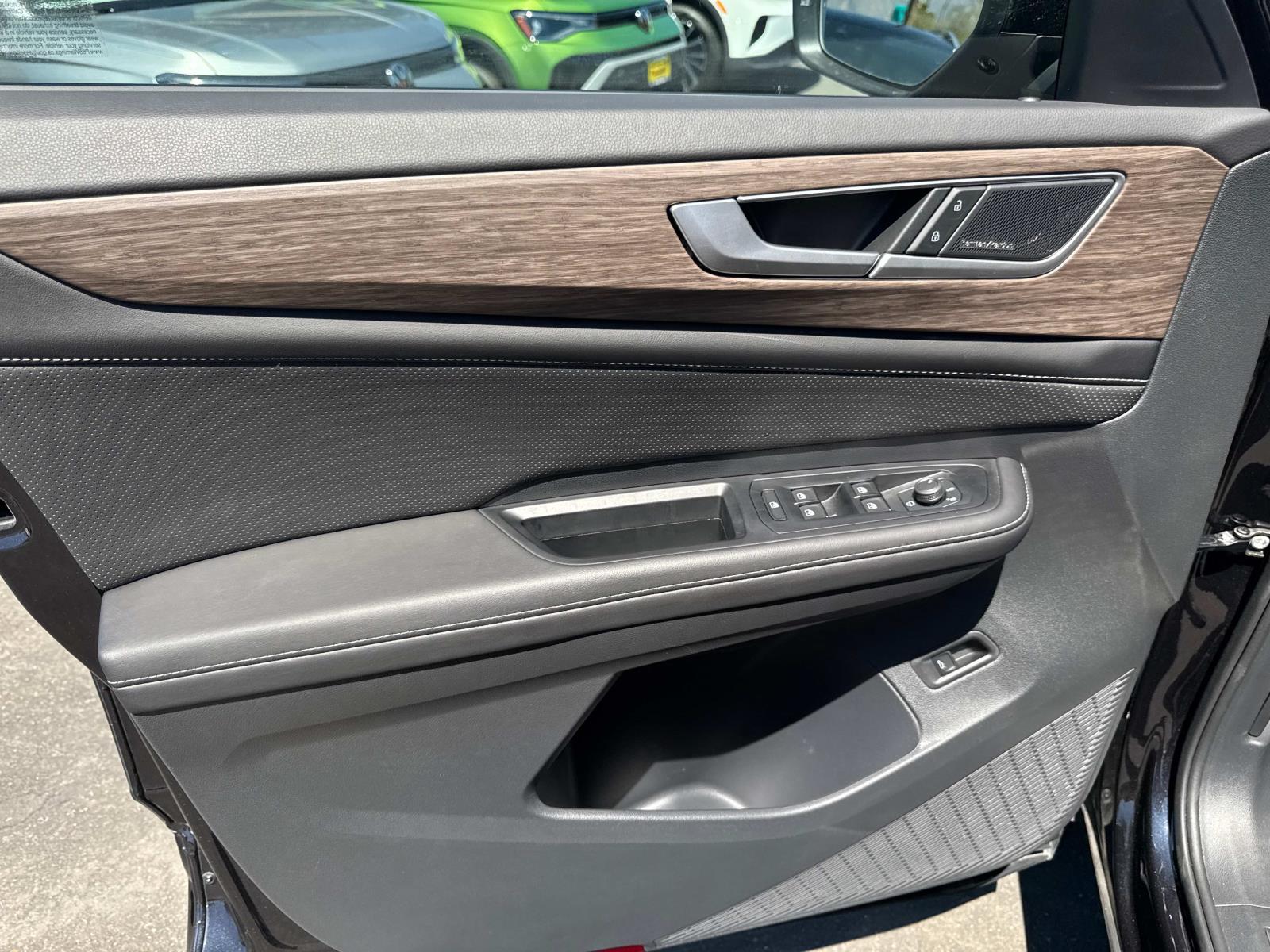 2025 Volkswagen Atlas SEL Premium R-Line - Photo 16