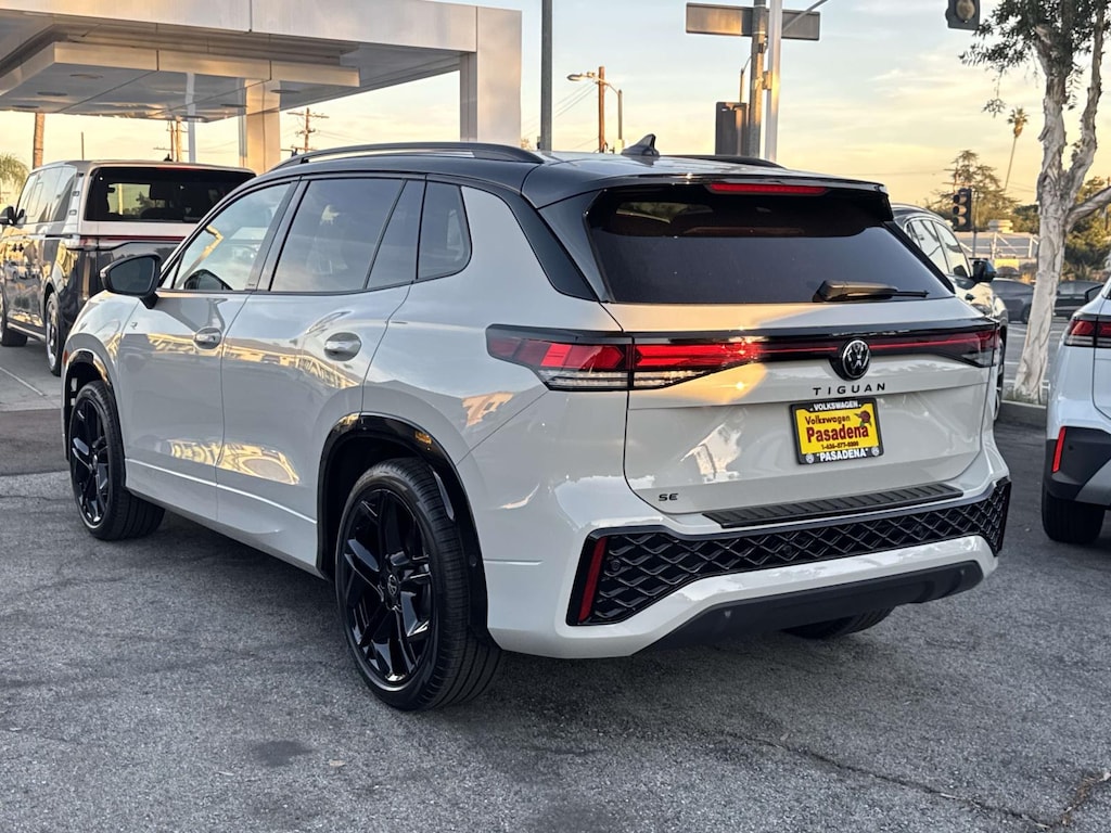 New 2026 Volkswagen Tiguan 2.0T SE R-Line Black Sport Utility