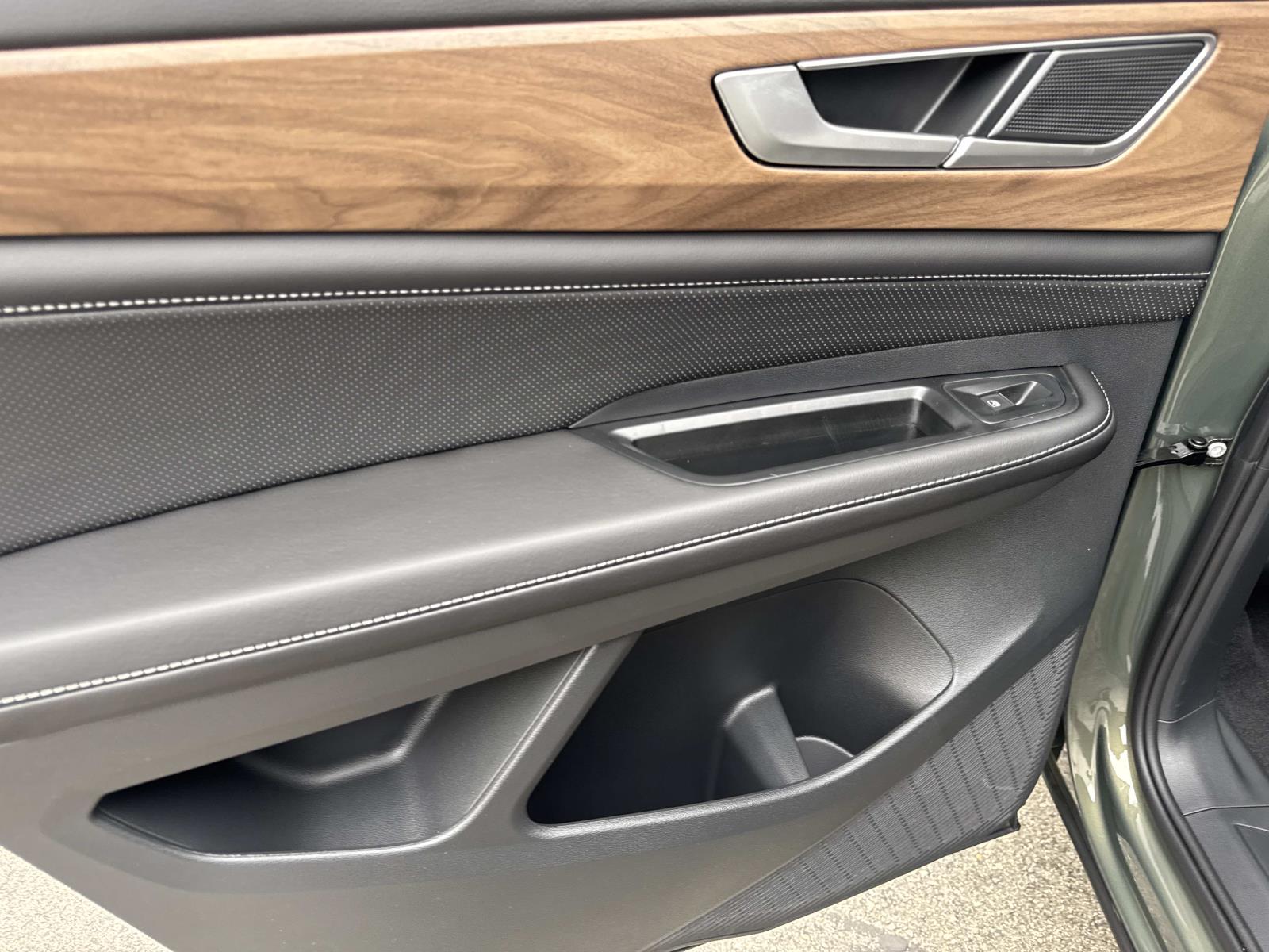 2026 Volkswagen Atlas SE w/Tech - Photo 16