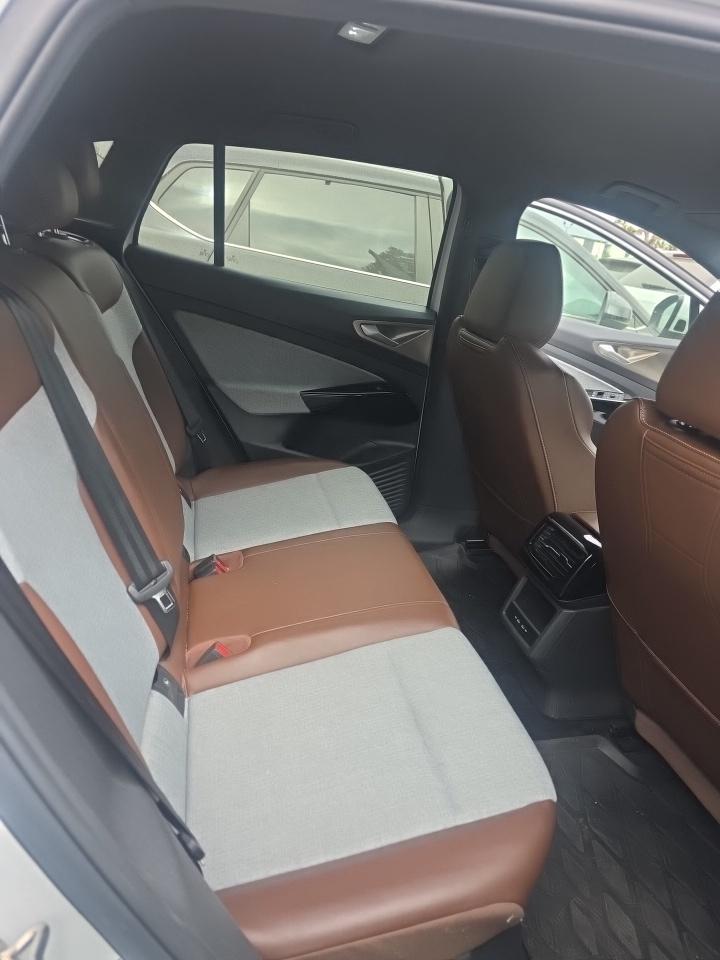Used 2023 Volkswagen ID.4 PRO with VIN 1V2CMPE83PC033204 for sale in Pasadena, CA