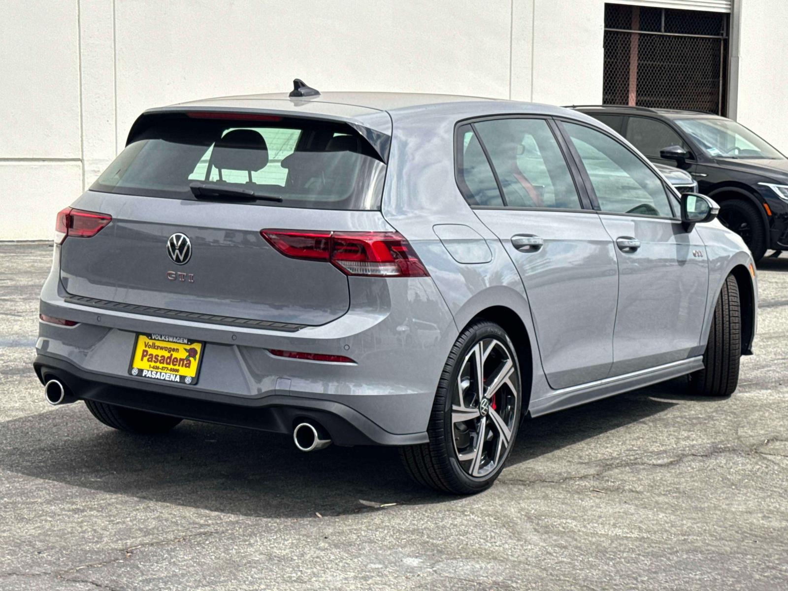 2025 Volkswagen Golf GTI SE photo 3