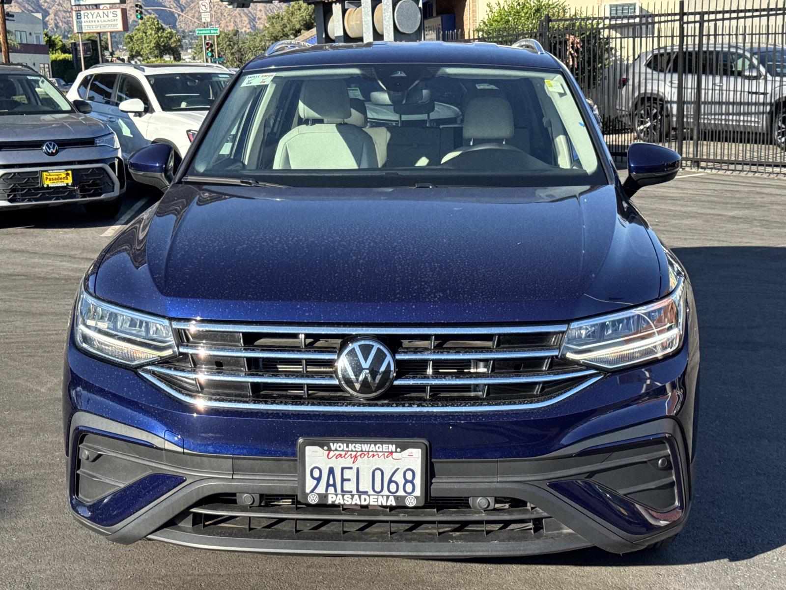 2022 Volkswagen Tiguan SE photo 2
