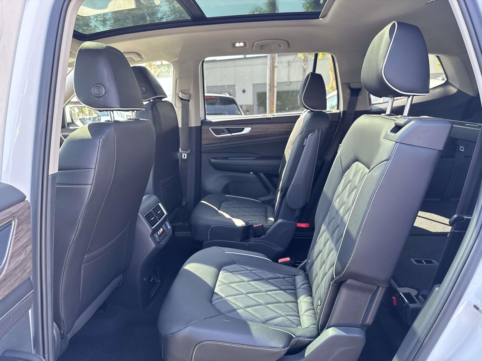2026 Volkswagen Atlas SE w/Tech - Photo 9