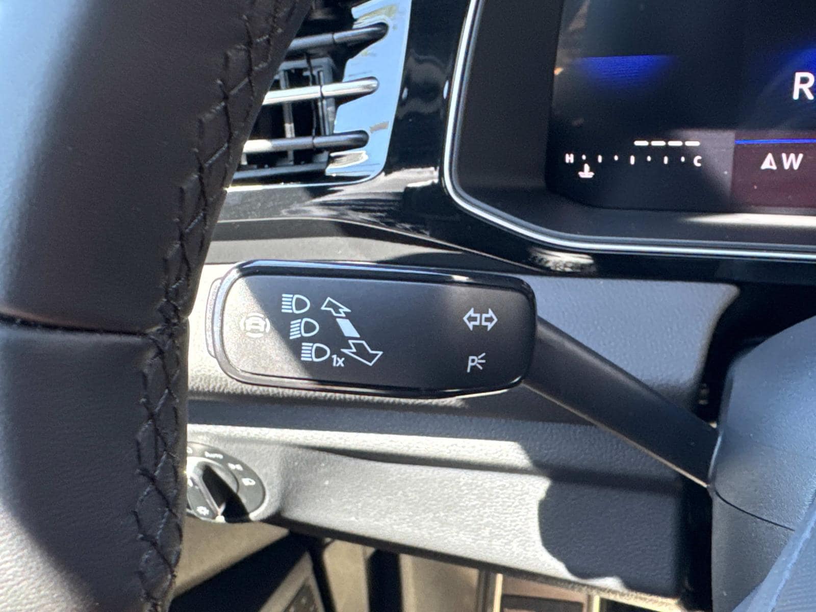 2025 Volkswagen Jetta Sport - Photo 29