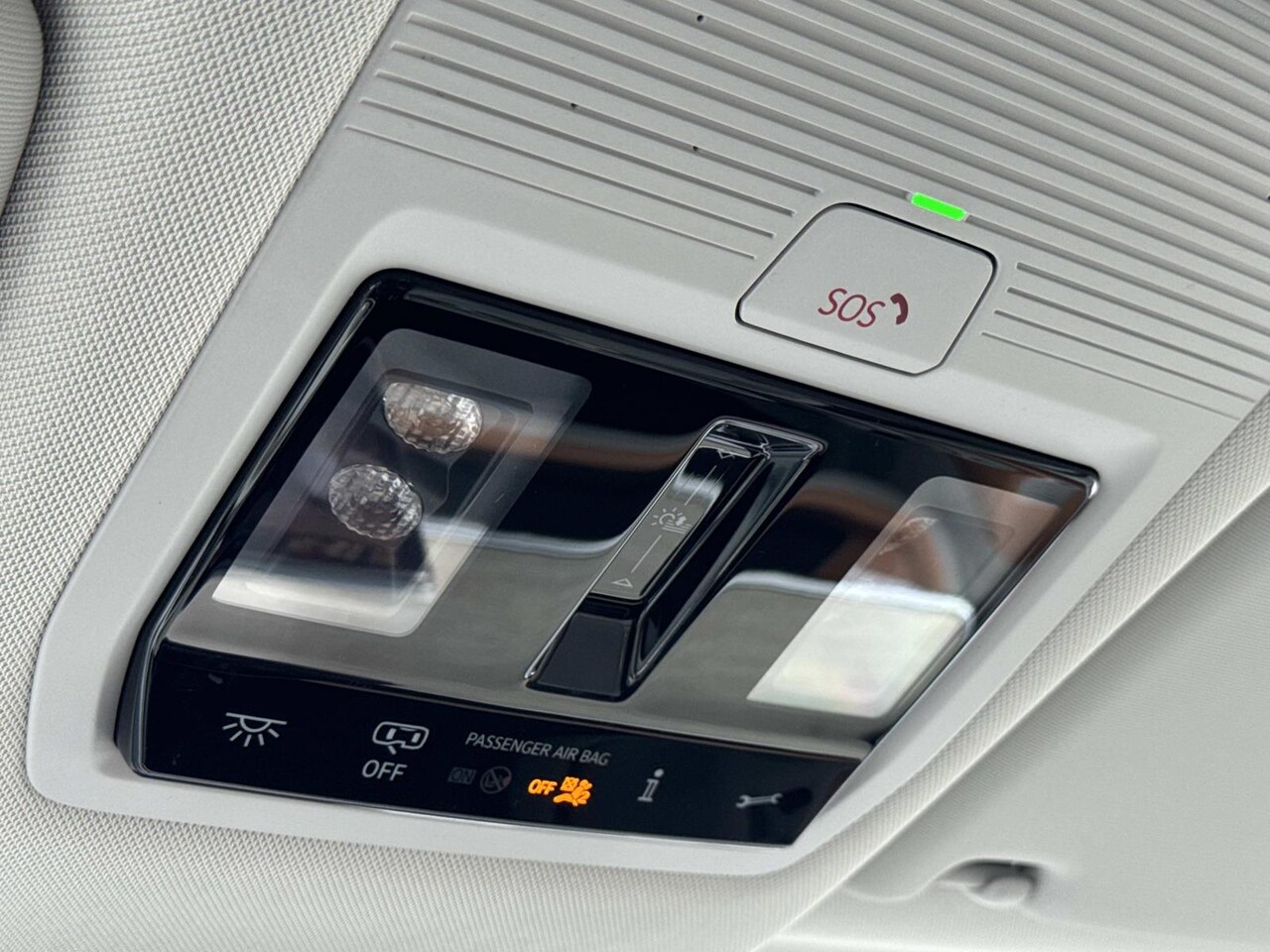 2025 Volkswagen ID. Buzz 1st Edition — photo 1 of 22