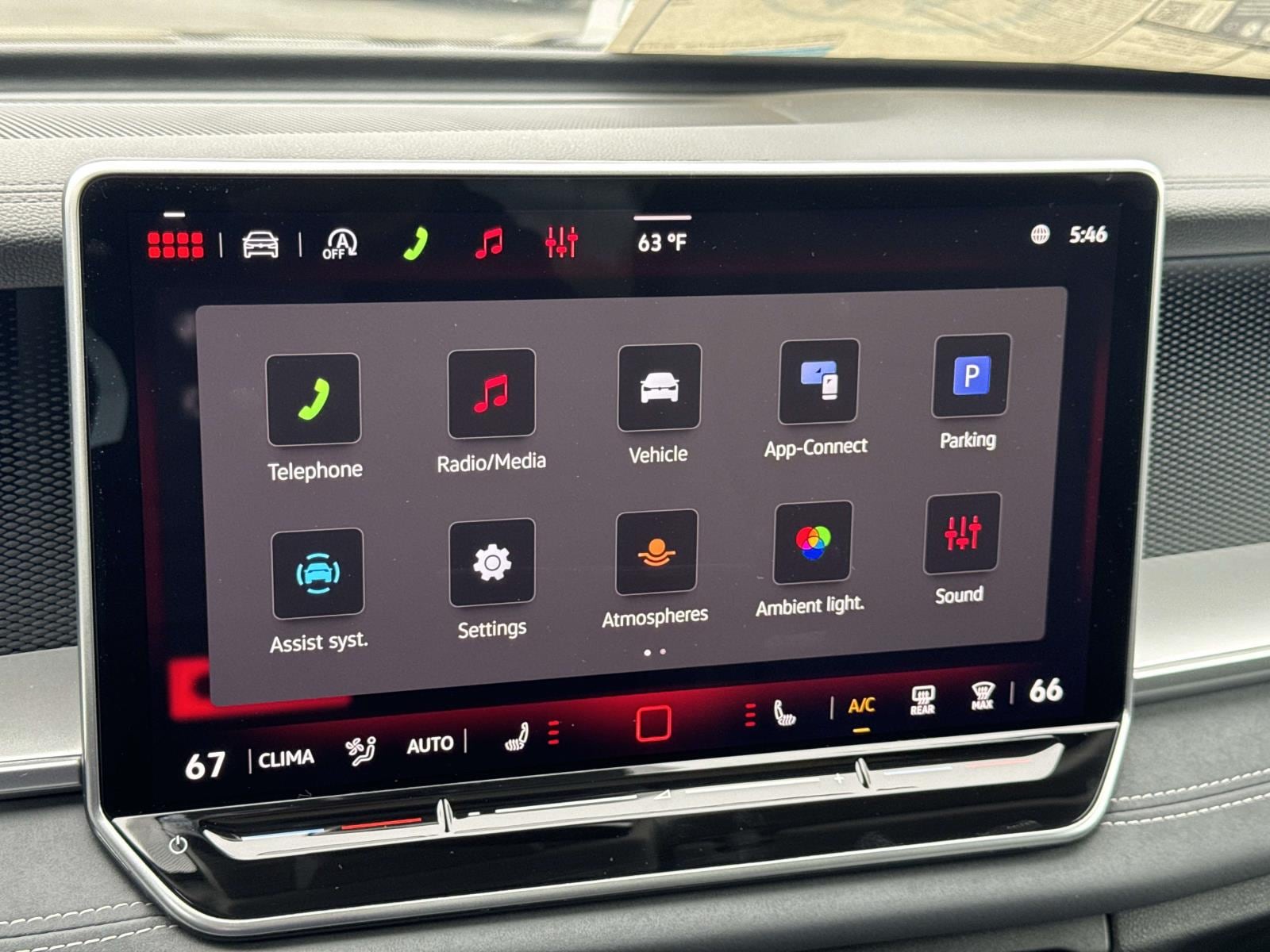 2026 Volkswagen Tiguan SE - Photo 29
