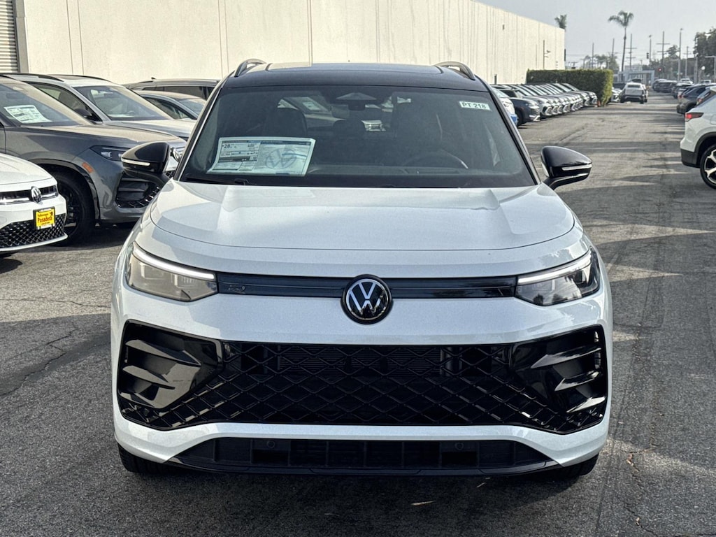 New 2026 Volkswagen Tiguan 2.0T SE R-Line Black Sport Utility