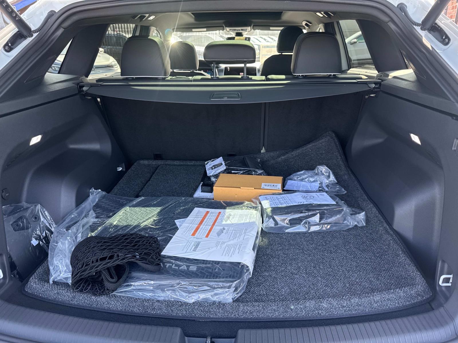 2025 Volkswagen Atlas Cross Sport SEL Premium R-LINE - Photo 7