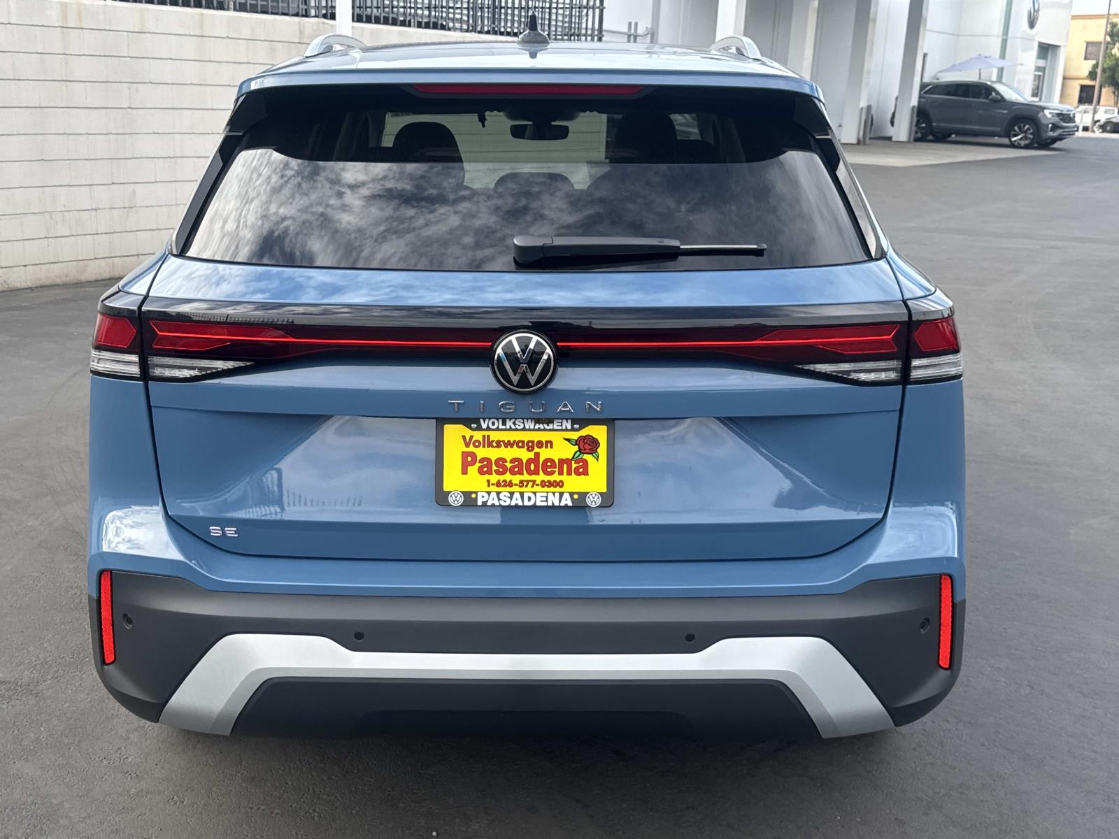 2026 Volkswagen Tiguan SE photo 3