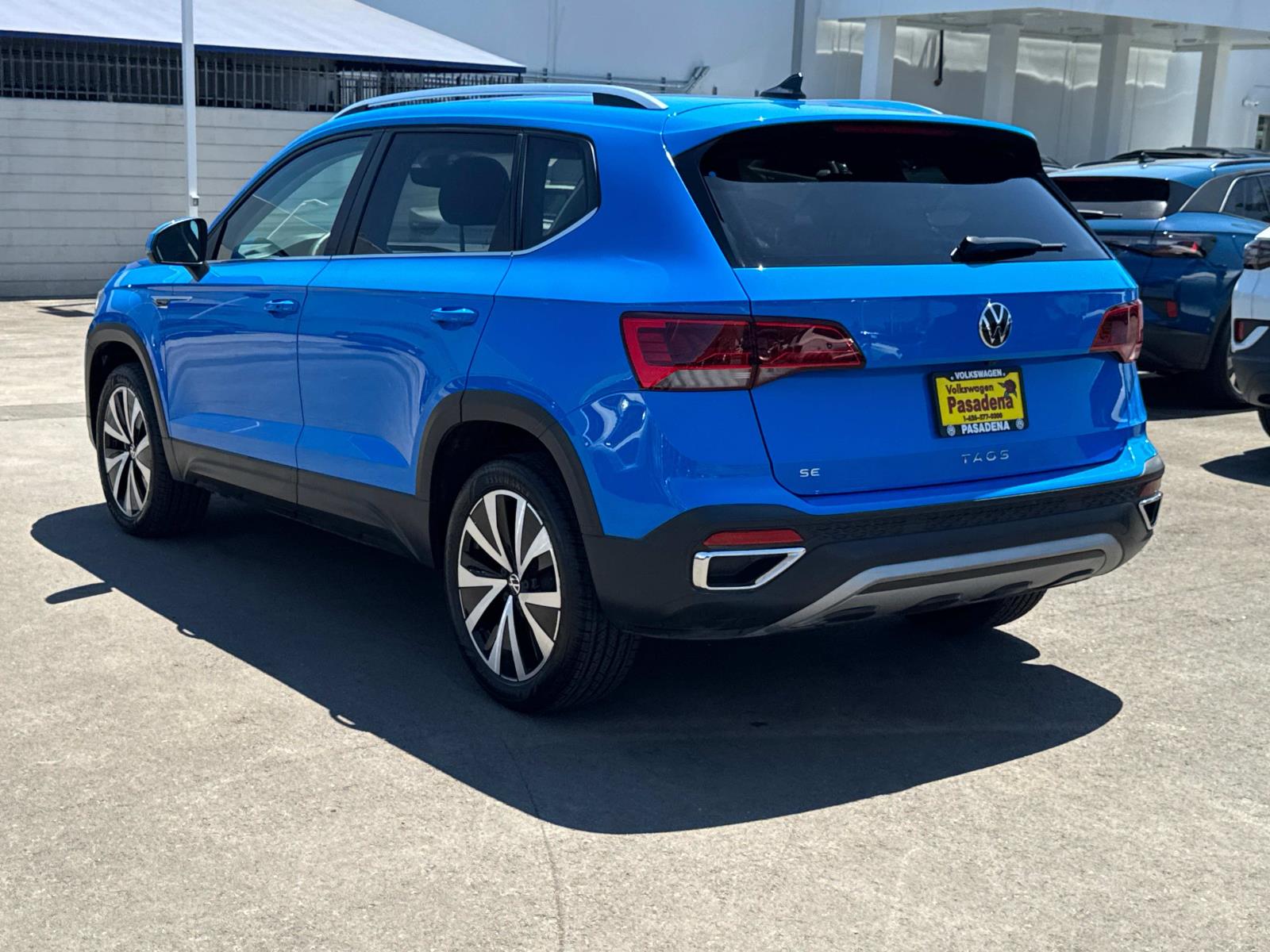 2023 Volkswagen Taos SE photo 4