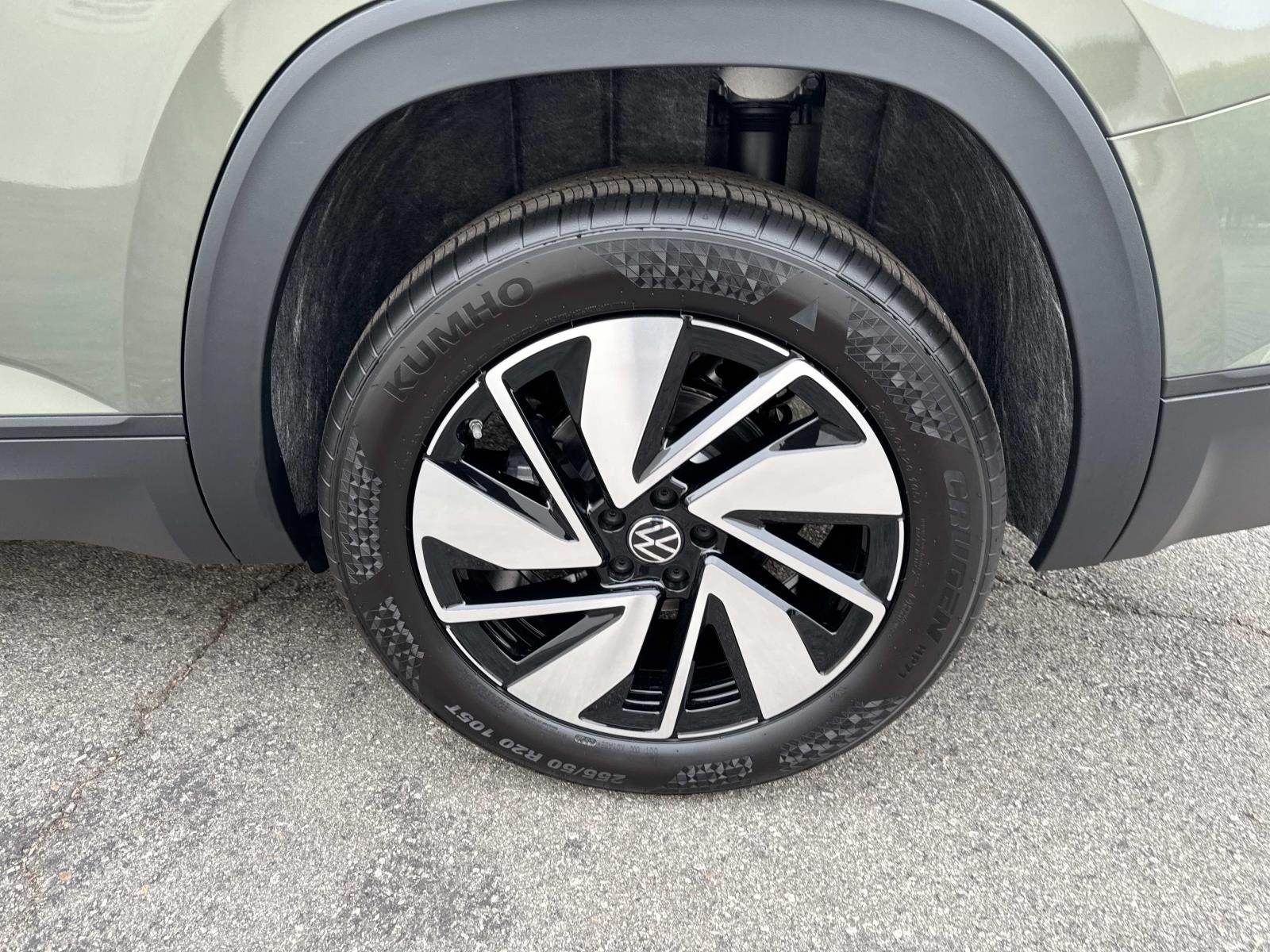 2026 Volkswagen Atlas SE w/Tech - Photo 8
