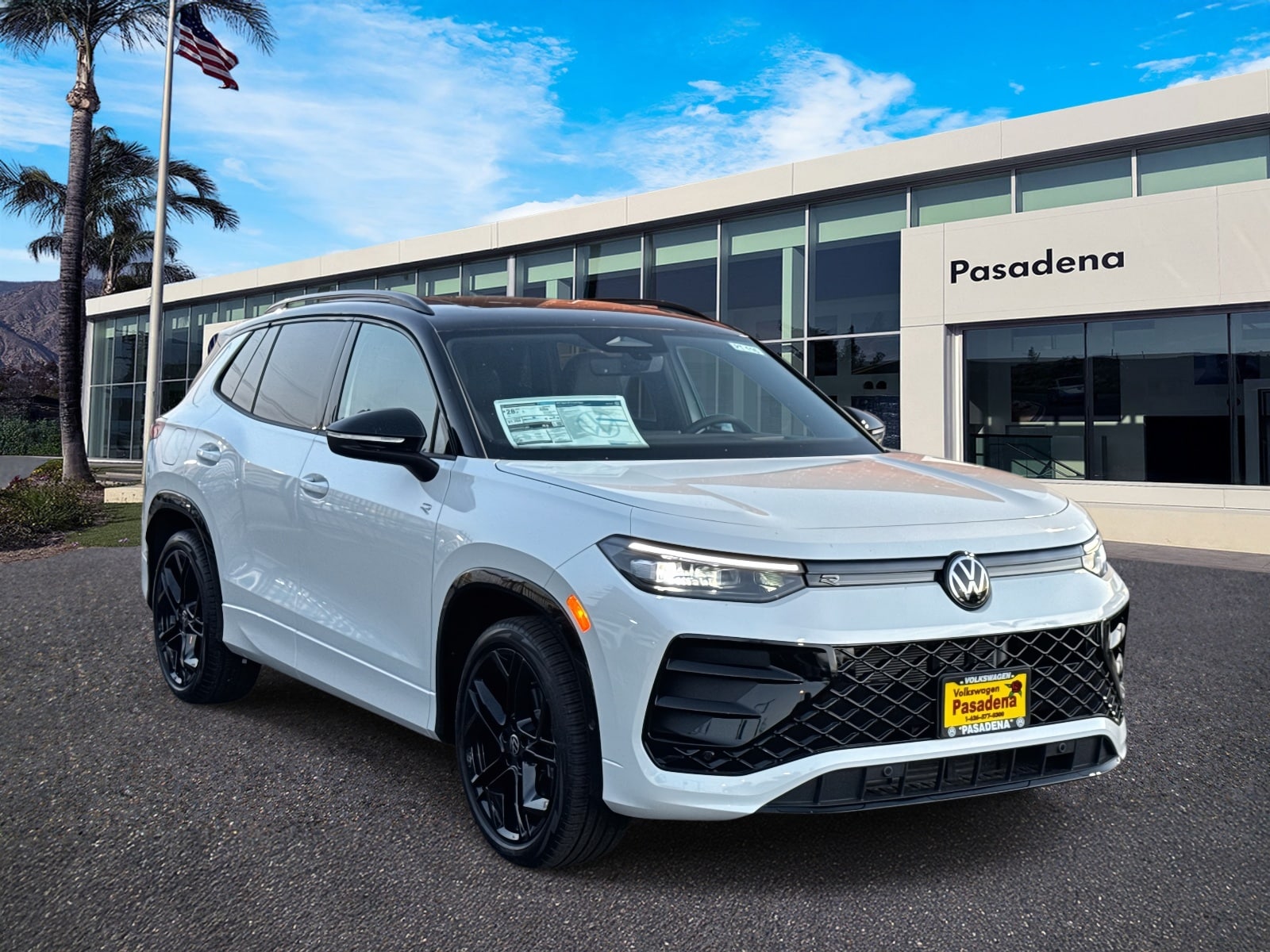 2026 Volkswagen Tiguan SE R-LINE BLACK's photo