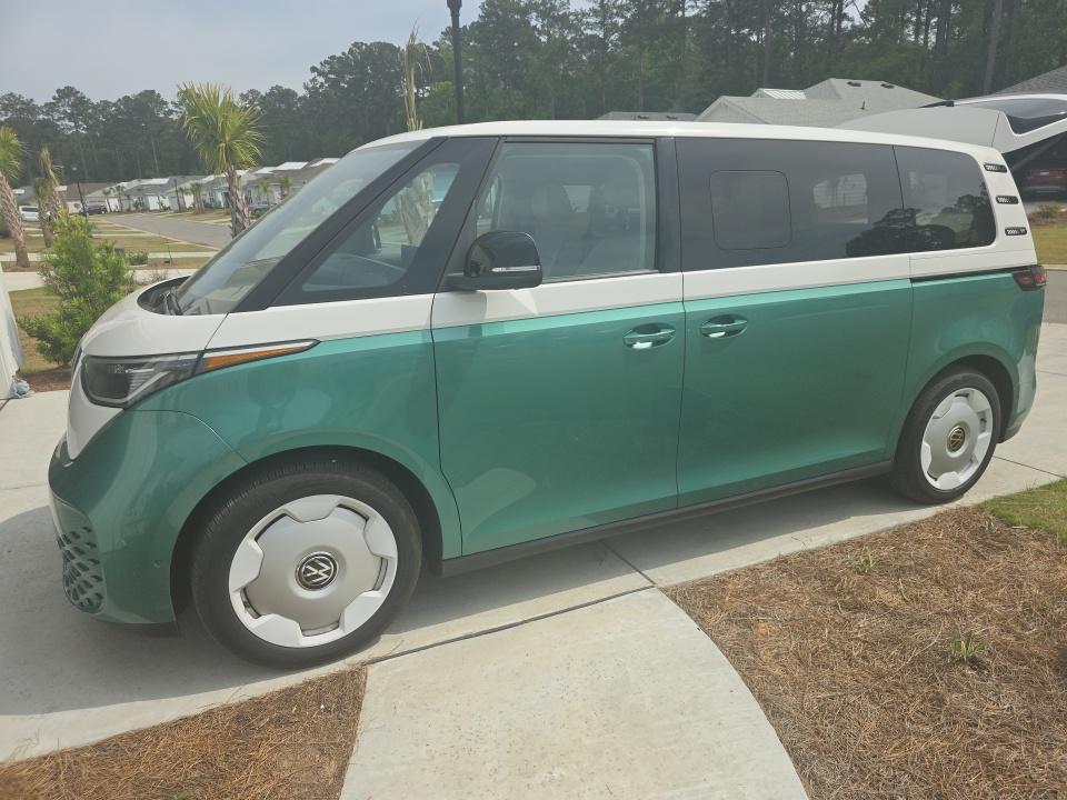 2025 Volkswagen ID. Buzz 1st Edition 4Motion's photo