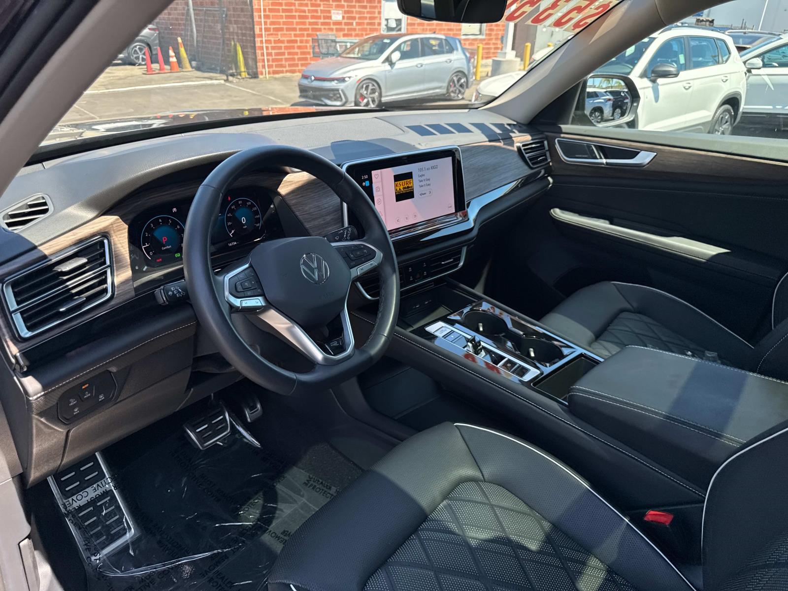 2025 Volkswagen Atlas SEL Premium R-Line - Photo 15