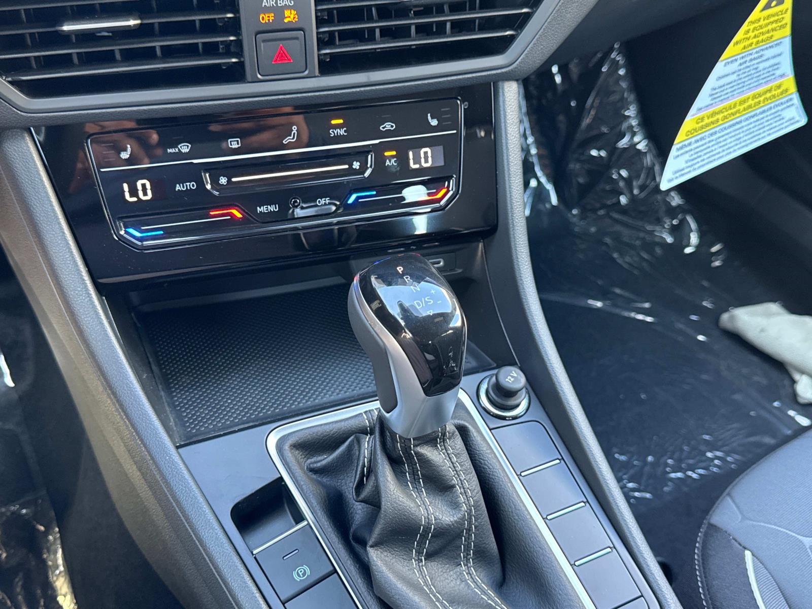 2025 Volkswagen Jetta Sport - Photo 25