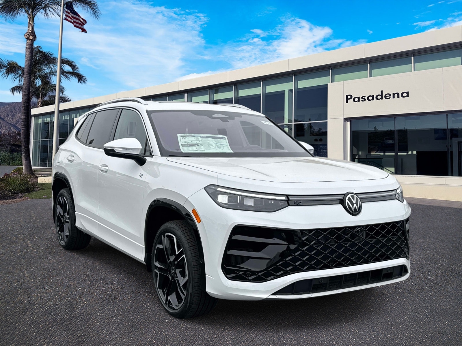 2026 Volkswagen Tiguan 2.0T SEL R-Line Turbo 4Motion's photo