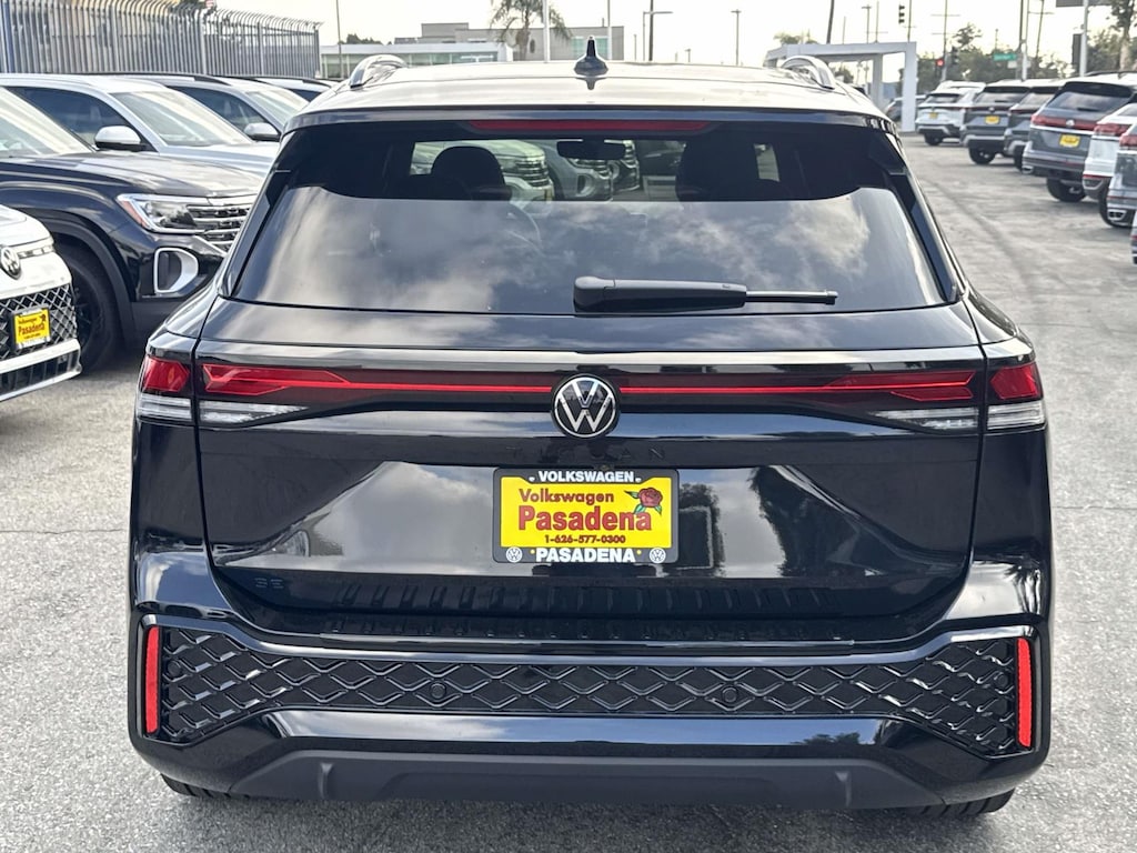 New 2026 Volkswagen Tiguan 2.0T SE R-Line Black FWD Sport Utility