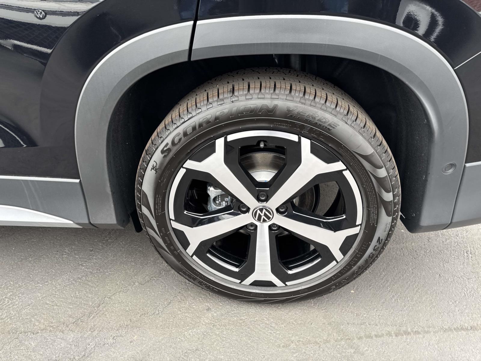 2026 Volkswagen Tiguan SE - Photo 6