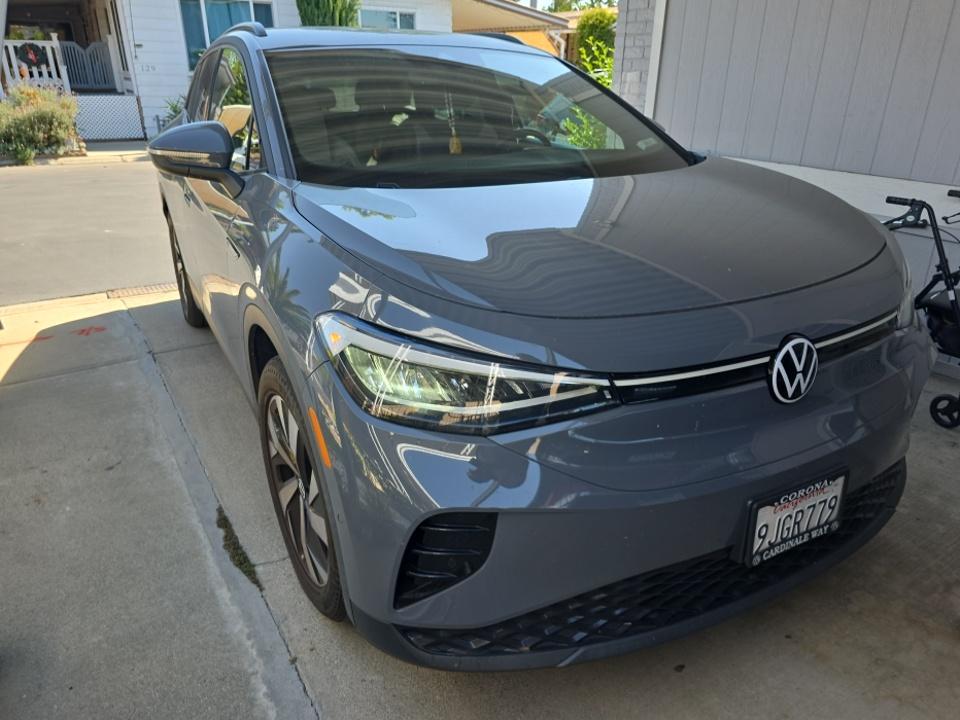 2023 Volkswagen ID.4 PRO SK's photo