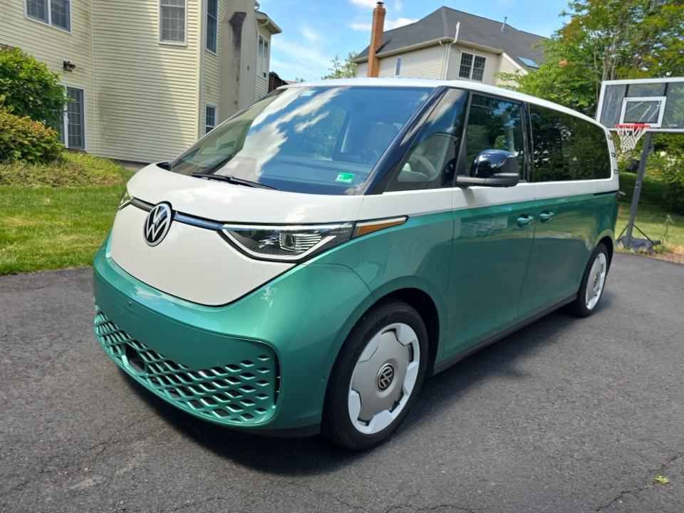 2025 Volkswagen ID. Buzz 1st Edition's photo