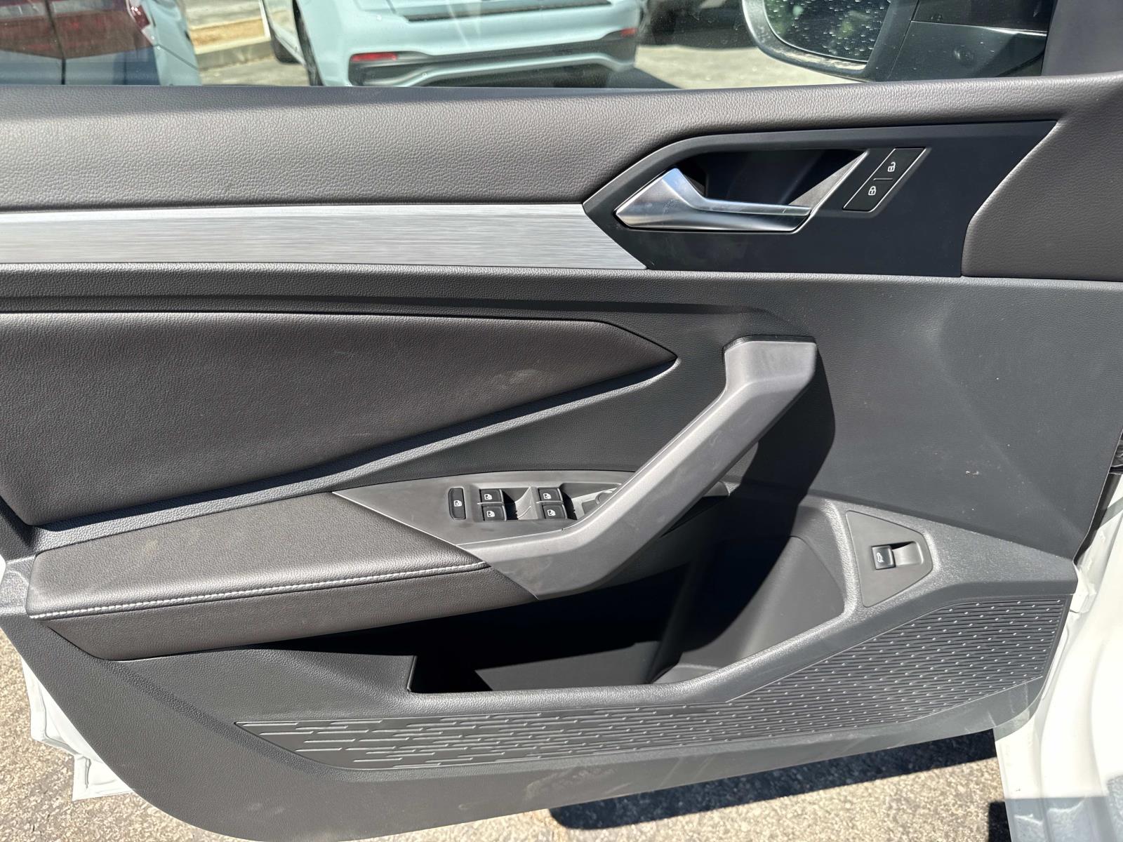 2025 Volkswagen Jetta Sport - Photo 17