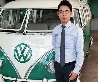 Staff member Ray Xiao from ID_127083ccb837