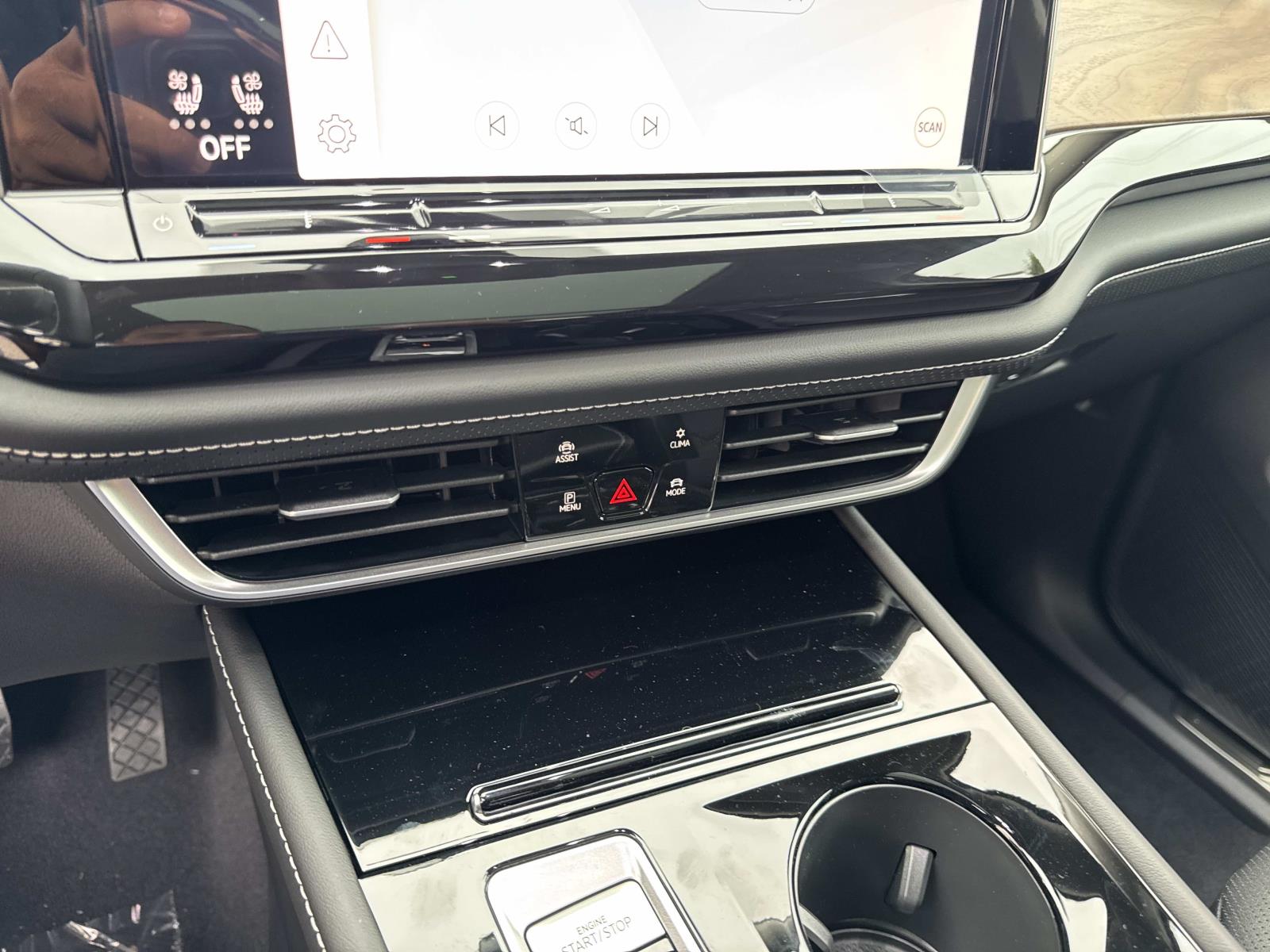 2026 Volkswagen Atlas SE w/Tech - Photo 28