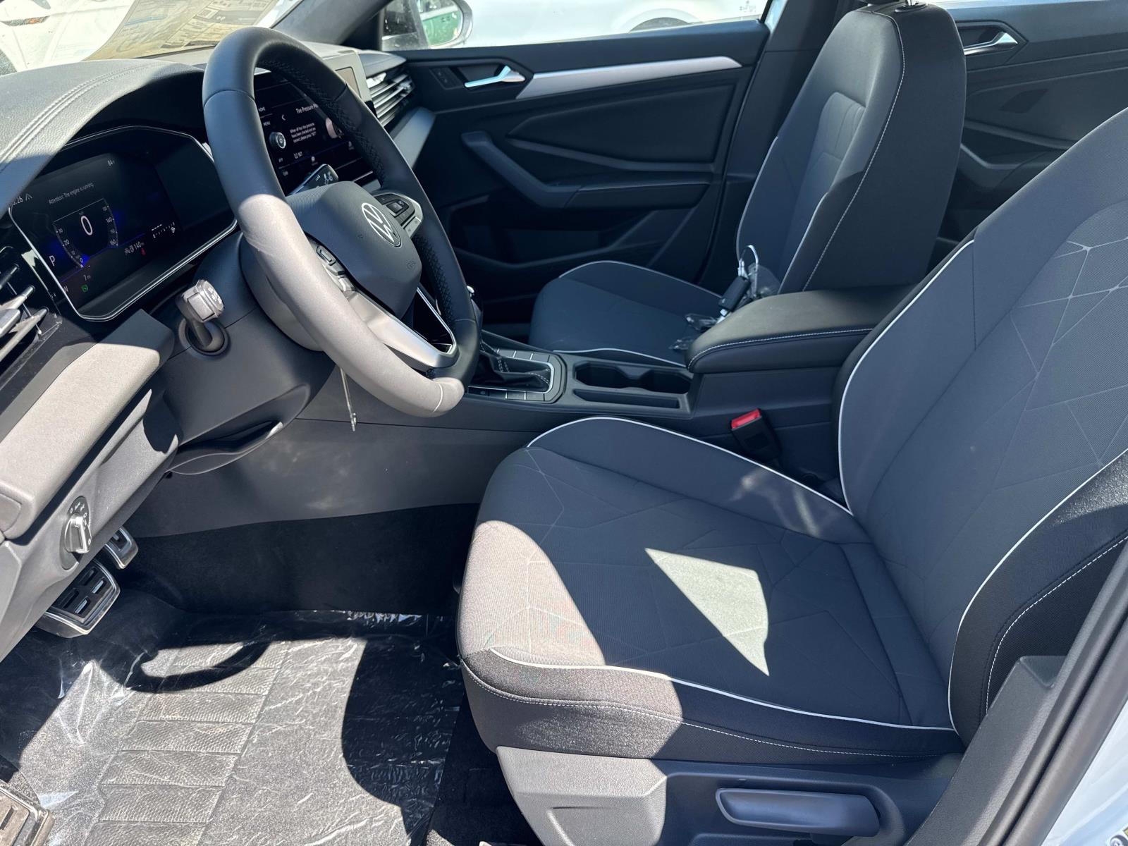 2025 Volkswagen Jetta Sport - Photo 15