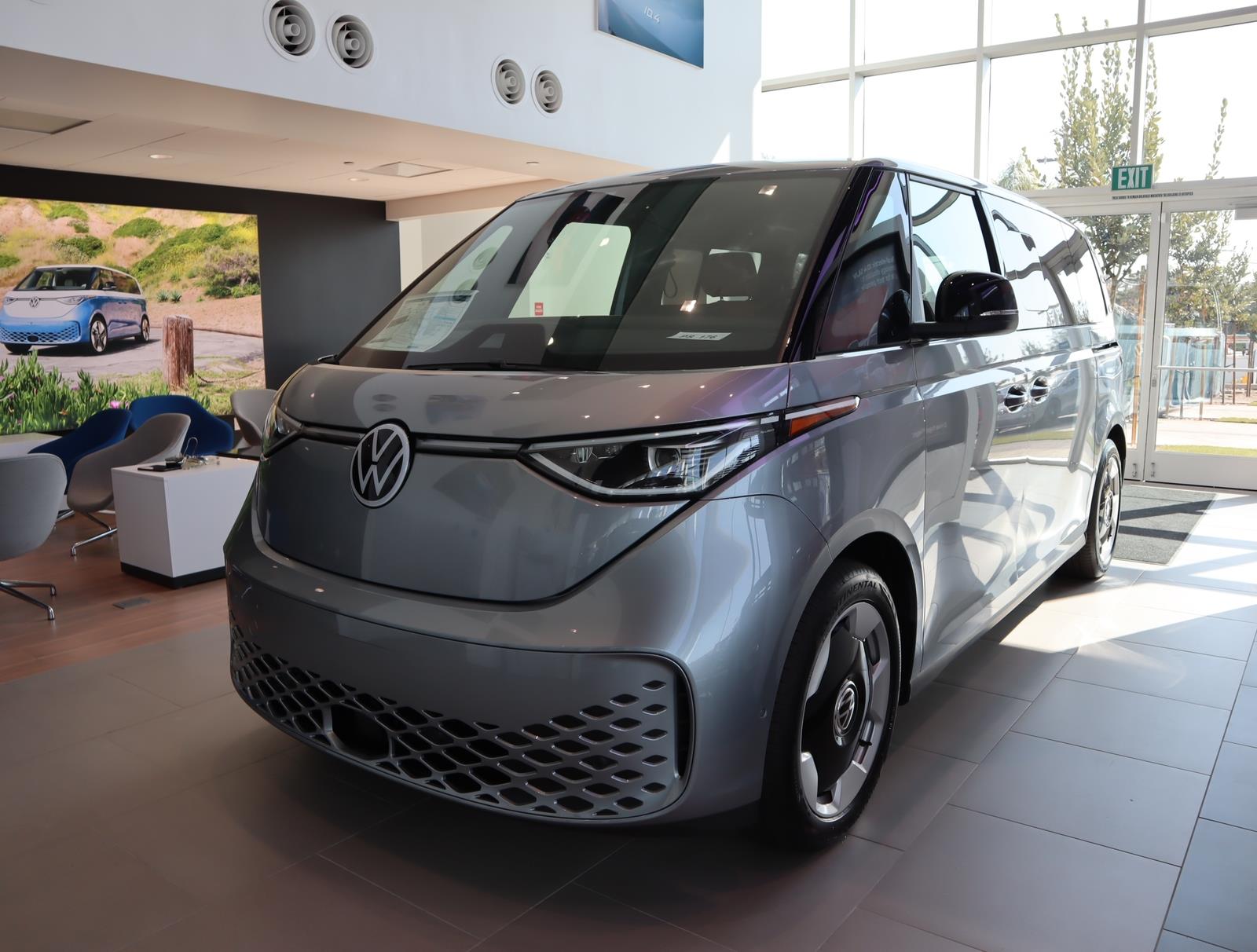 2025 Volkswagen ID. Buzz Pro S photo 3