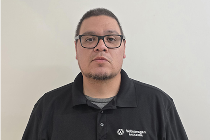 Staff member Christian Martinez from ID_34b2ea3efef6