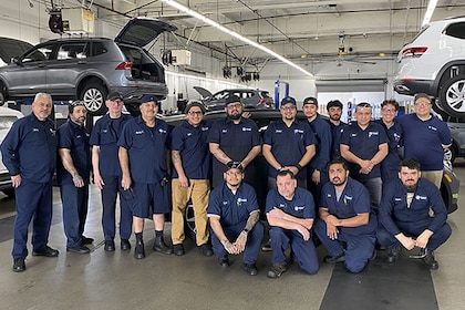 Staff member Technicians from ID_e4a3c5ee5dc4