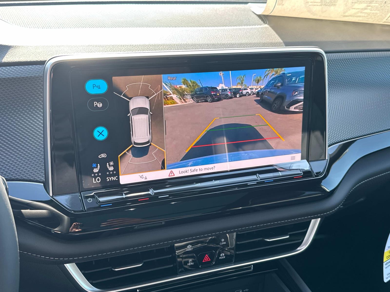 2025 Volkswagen Atlas Cross Sport SEL Premium R-LINE - Photo 30