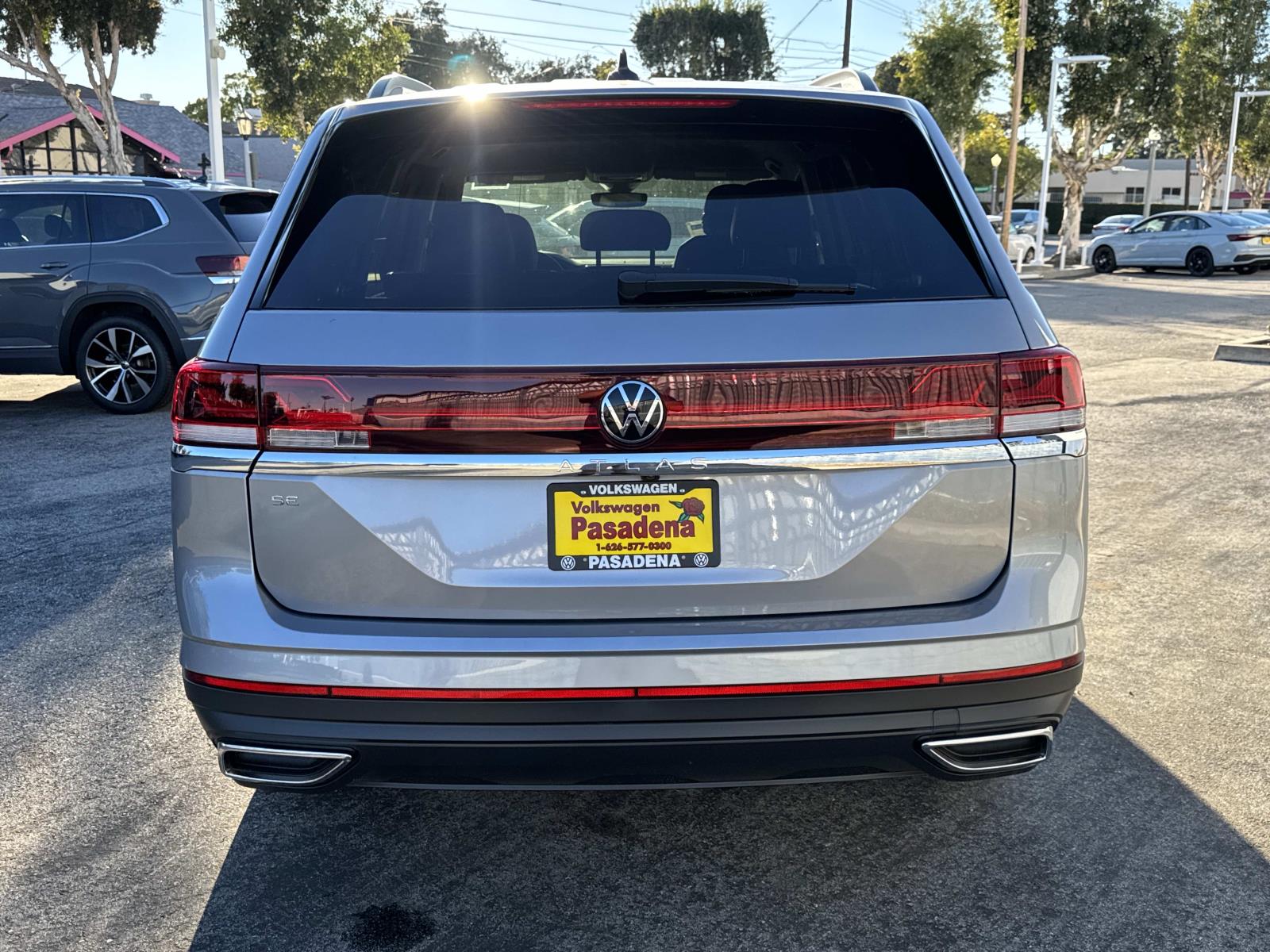 2026 Volkswagen Atlas SE photo 2