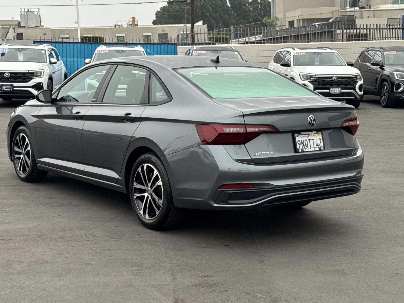 2024 Volkswagen Jetta 1.5T Sport photo 2