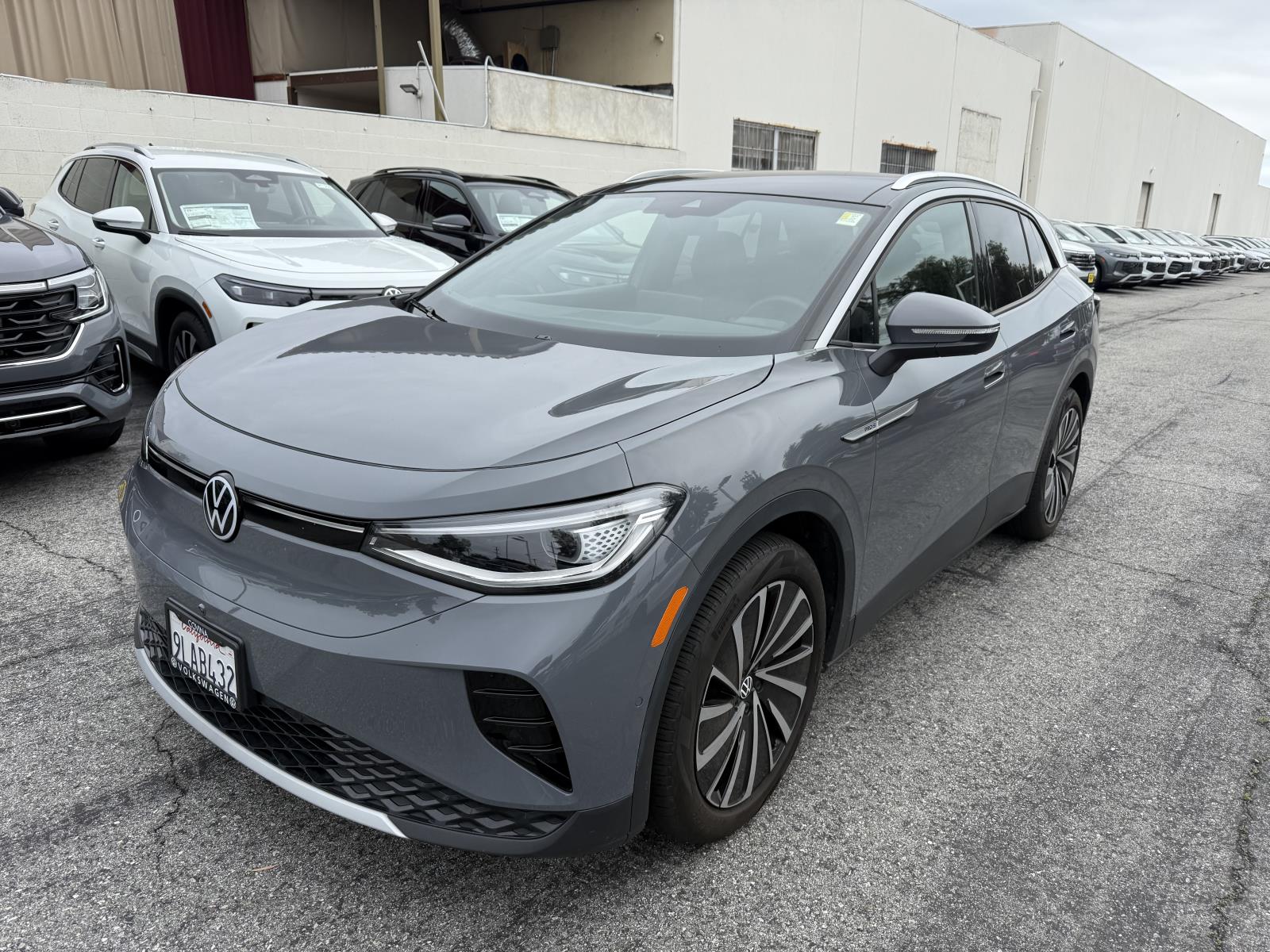 2023 Volkswagen ID.4 Base's photo