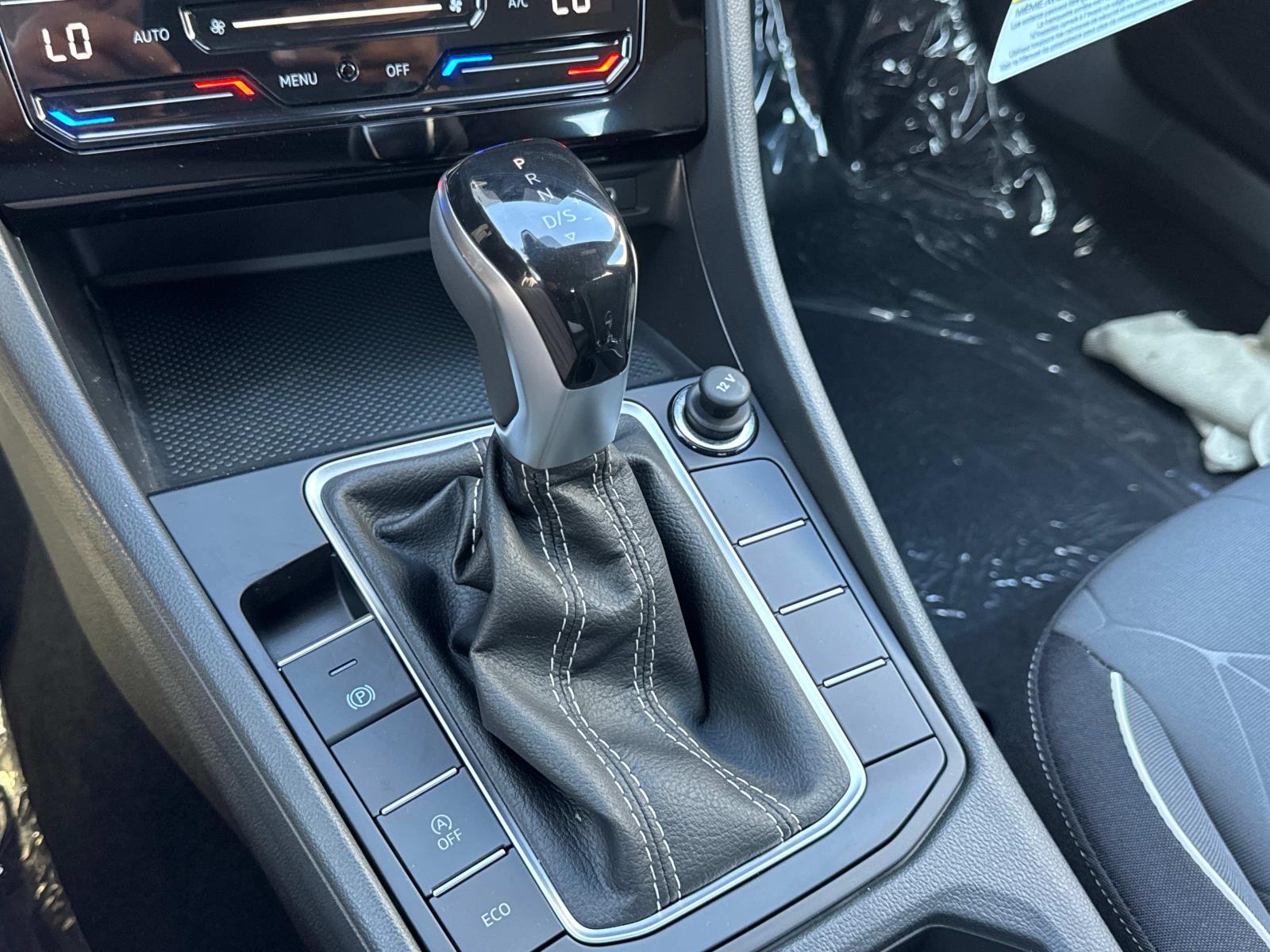 2025 Volkswagen Jetta Sport - Photo 26