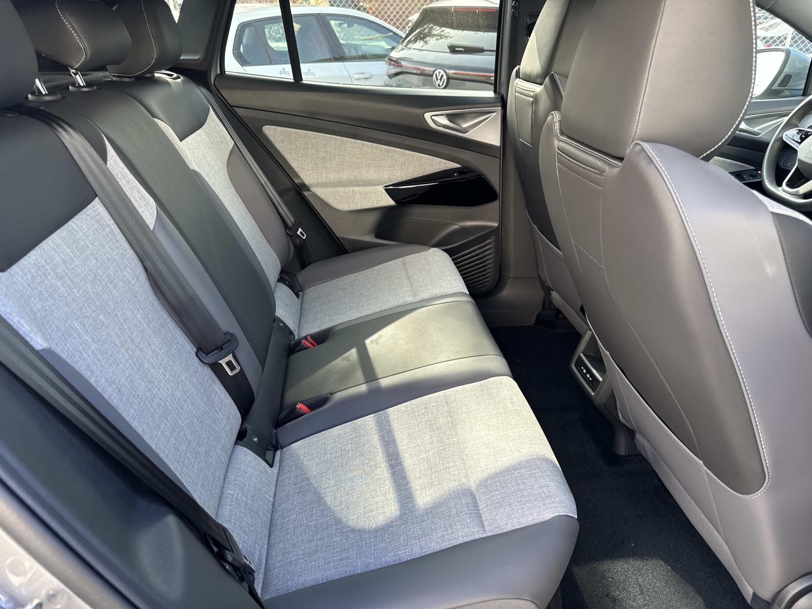 2026 Volkswagen ID.4 PRO - Photo 6