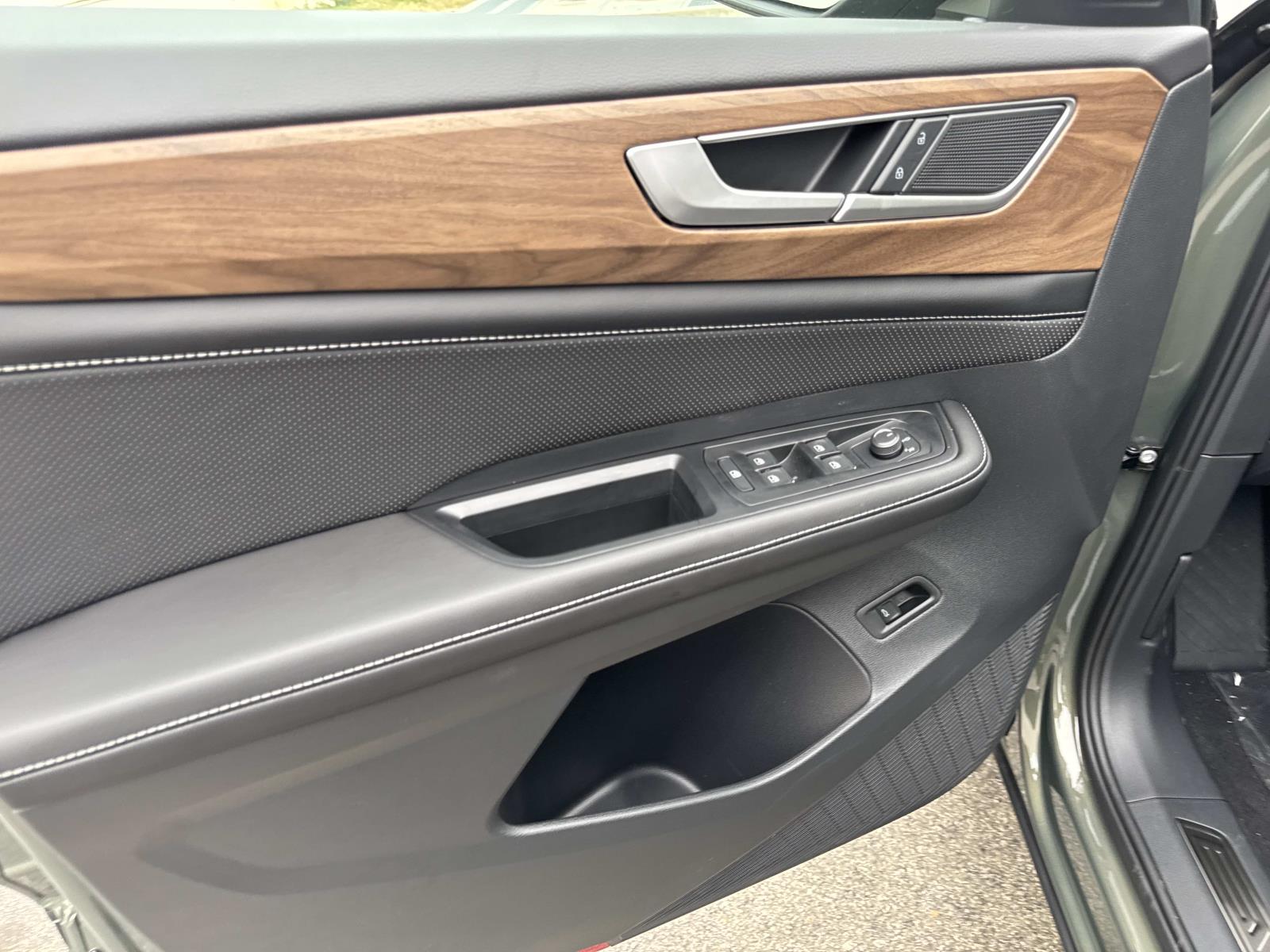 2026 Volkswagen Atlas SE w/Tech - Photo 19